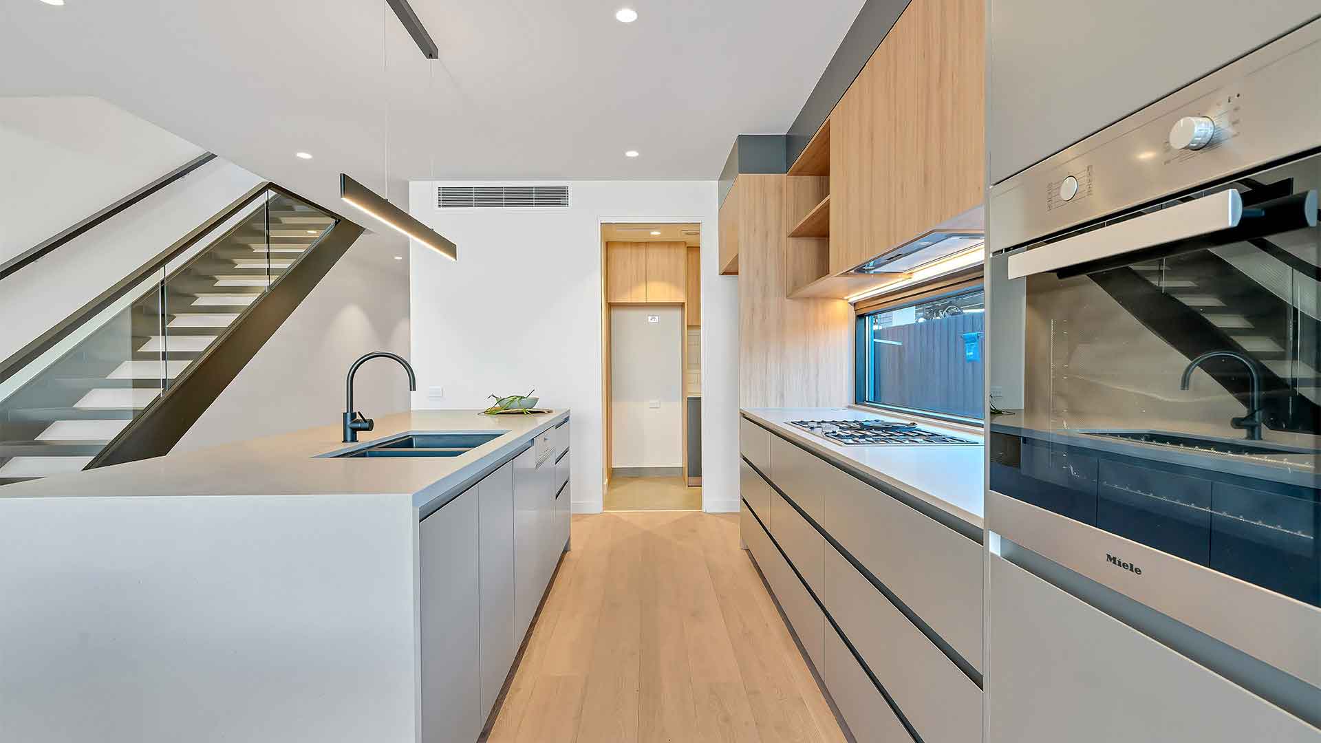 Fachada de edifício com paisagismo